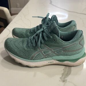 ASICS Women's Athletic Shoes - Teal and White size 7